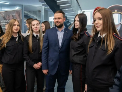 Чибис и Лебедев посетили последний звонок в Ледовом дворце Мурманска