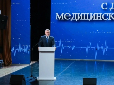 Игорь Бабушкин вручил награды лучшим медикам Астраханской области