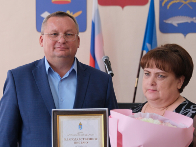Игорь Мартынов поздравил работников соцсферы Камызякского района с профессиональным праздником