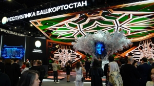 На ПМЭФ-2026 появилось мудрое ИИ-древо Шежере - Фото