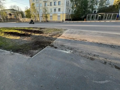 Иван Лебедев попросил мурманчан не парковаться на газонах и детских площадках