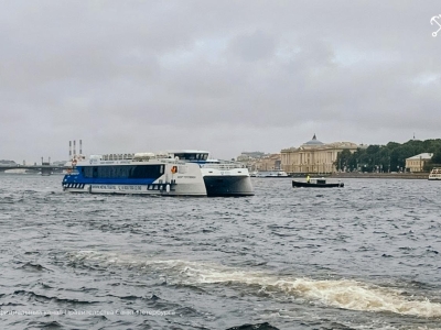 В Санкт-Петербурге запустили новый водный маршрут до Петергофа