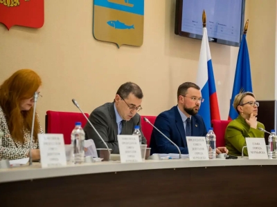 Иван Лебедев сообщил, что семь мурманских семей наградят медалью ордена «Родительская слава»