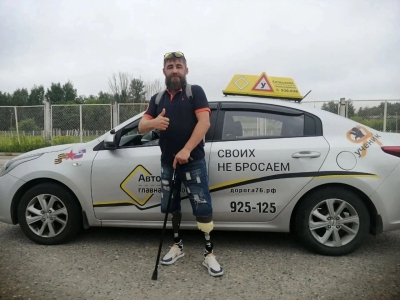 Ярославский ветеран СВО первым получил права для авто с ручным управлением