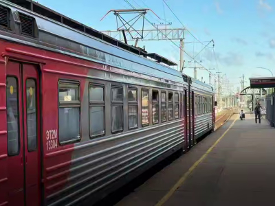 Петербуржцев предупредили об изменениях в маршрутах пригородных поездов