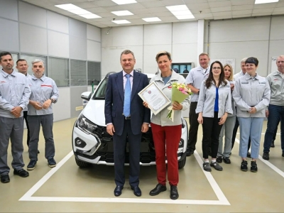 Кирилл Поляков поздравил сотрудников «Автозавода Санкт-Петербург» с юбилеем