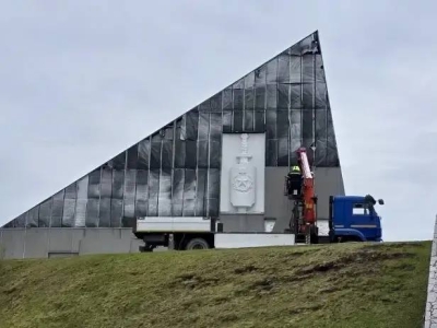 На мемориале «Алеша» в Мурманске начали демонтажные работы