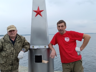 На острове Большой Игольчатый установили памятную стелу