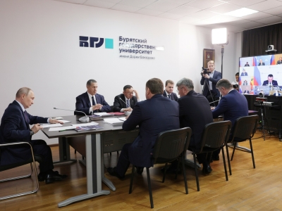 Владимир Путин отметил успешное развитие общественного транспорта в Мурманской области
