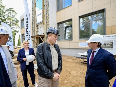 Дрозденко проверил строительство школы искусств в Сосново