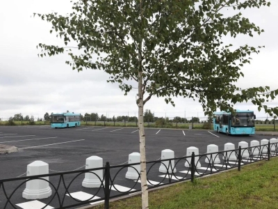 В Пушкинском районе Петербурга на Переведенской улице открыли автобусную площадку