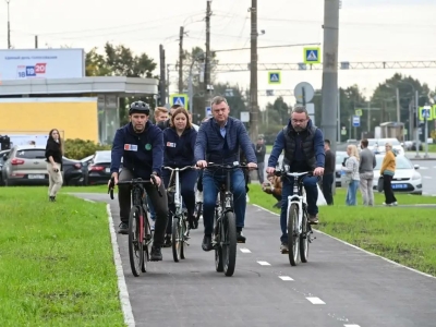 Поляков дал старт новому веломаршруту во Фрунзенском районе Петербурга