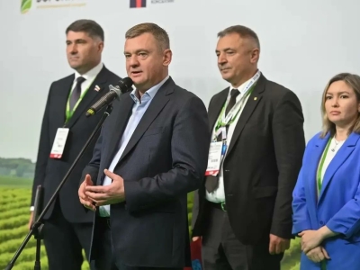 Поляков открыл Международную агропромышленную выставку «Агрорусь» в Петербурге