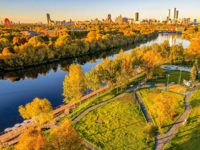 В Мневниковской пойме появился новый пешеходный маршрут у воды