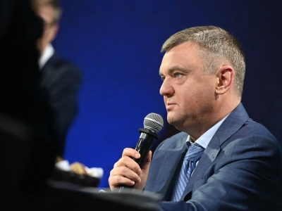 Поляков обсудил промышленное сотрудничество с представителями 70 регионов