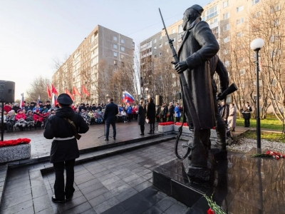 Лебедев почтил память защитников Советского Заполярья