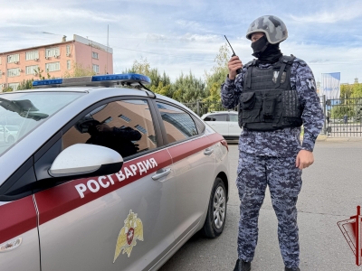 Росгвардеец спас потерявшую сознание девушку в Астрахани