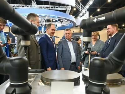 Поляков посетил Международный форум-выставку «Российский промышленник»