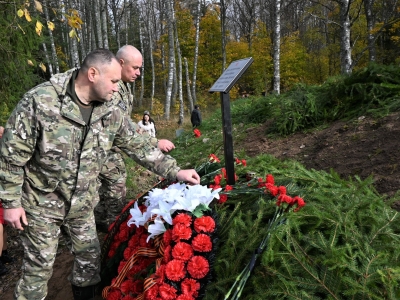 Останки 23 красноармейцев предали земле с воинскими почестями в Ленобласти