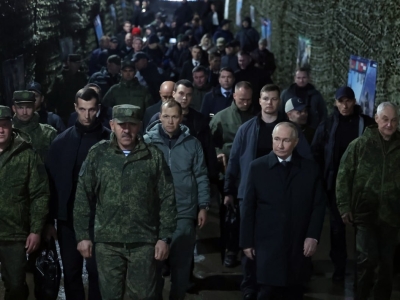 Daily Star: устрашающие учения — визит Путина на уральский полигон напугал Британию